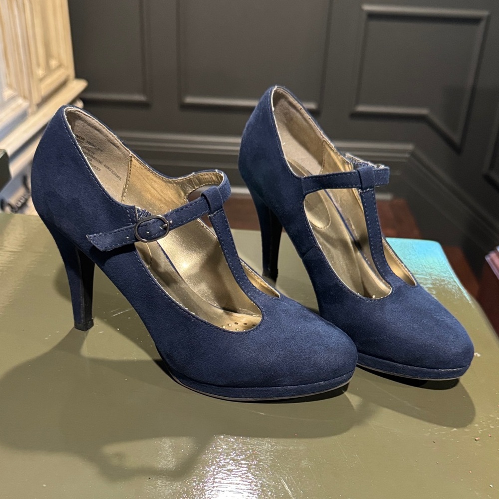 Elegant Navy T-Strap Heels